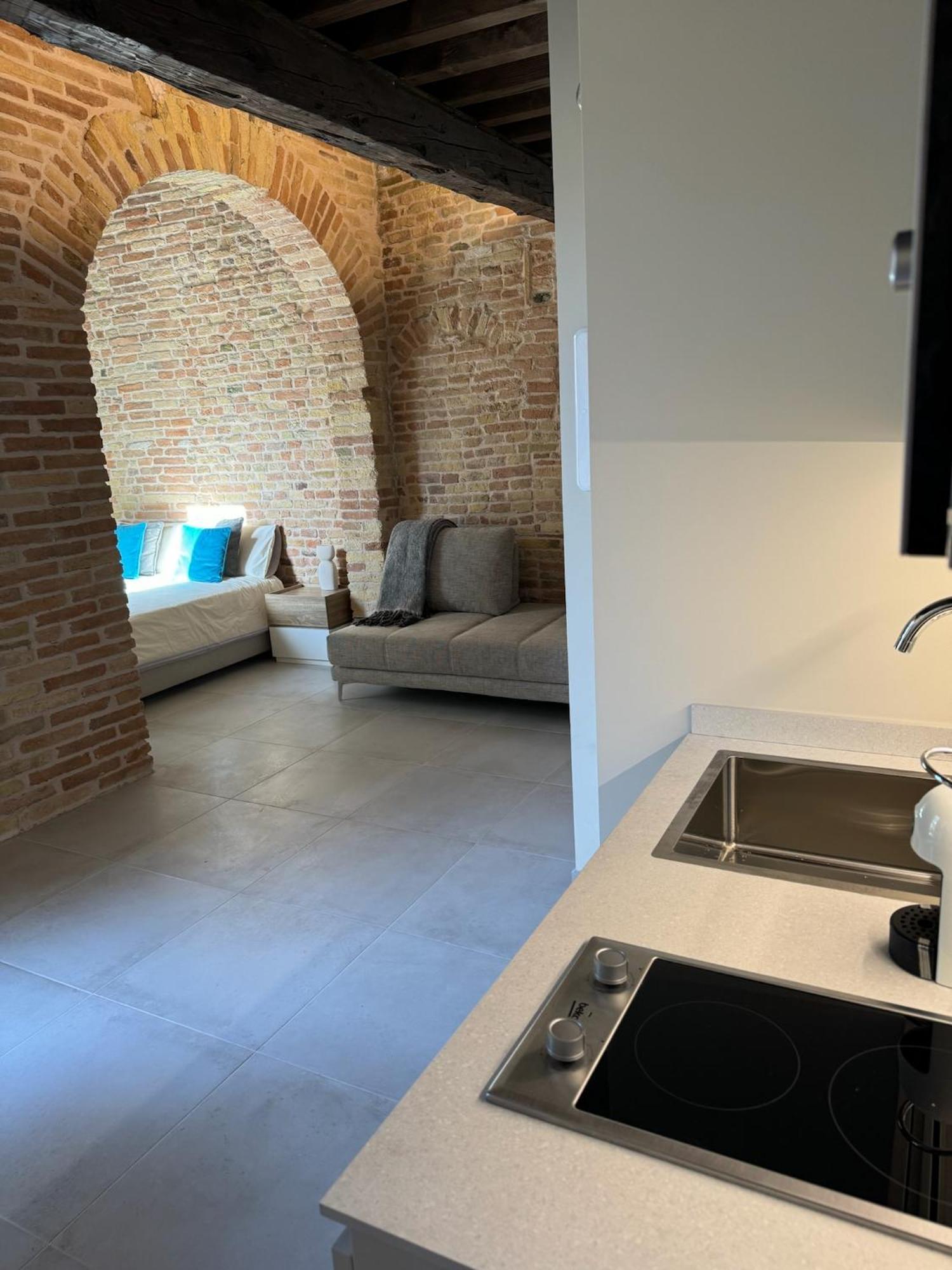 Noua Luxury Studio Apartments رافيننا الغرفة الصورة